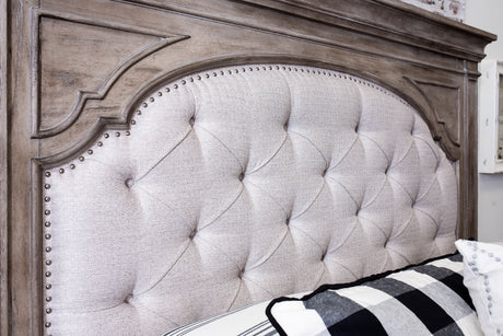 Highland Park King Bed, Waxed Driftwood from Steve Silver - Luna Furniture