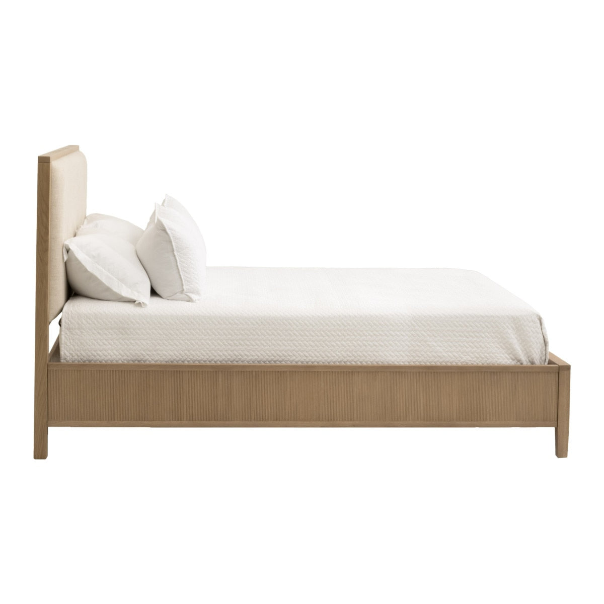Highland Upholstered Queen Bed from Essentials For Living - Luna Furniture