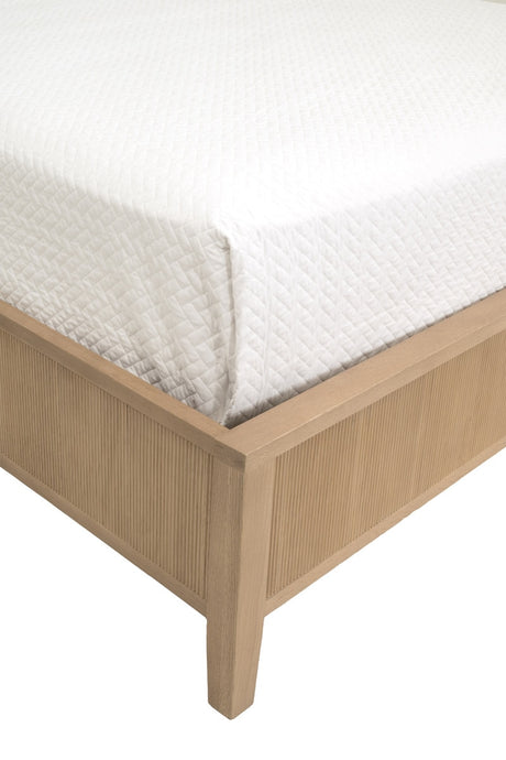 Highland Upholstered Queen Bed from Essentials For Living - Luna Furniture