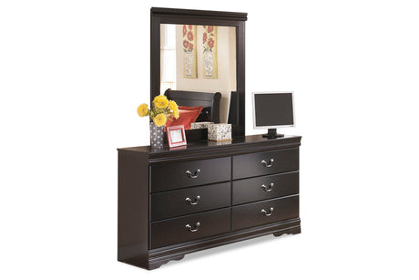 Huey Vineyard Black Dresser and Mirror from Ashley - Luna Furniture