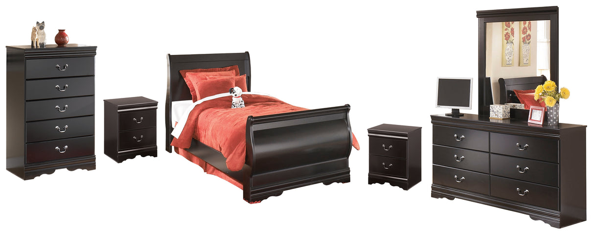 Huey Vineyard Full Sleigh Bed with Mirrored Dresser, Chest and 2 Nightstands in Black from Ashley Furniture - Luna Furniture