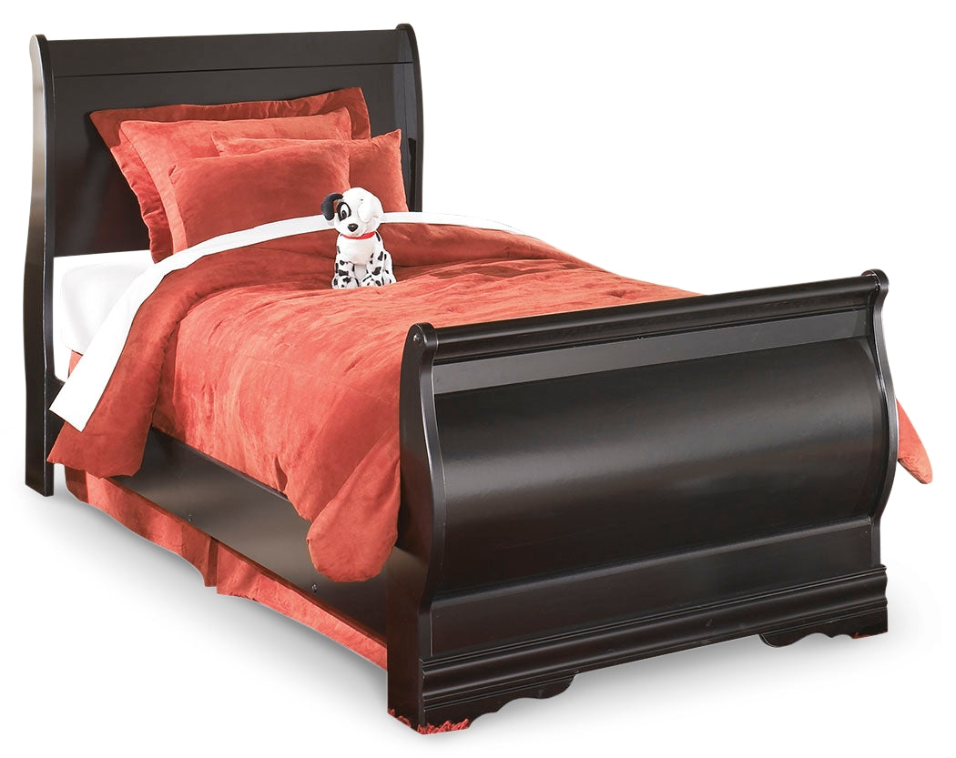 Huey Vineyard Full Sleigh Bed with Mirrored Dresser, Chest and 2 Nightstands in Black from Ashley Furniture - Luna Furniture