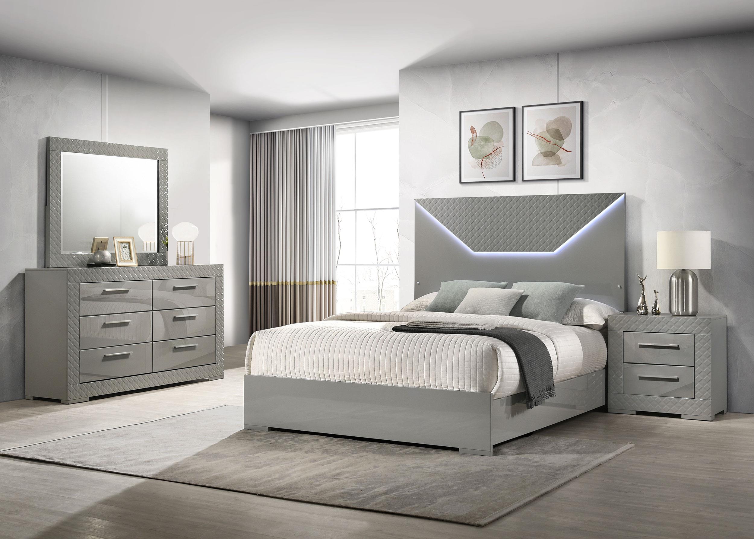 Coaster Ives Gray High Gloss 4-Piece Eastern King Bedroom Set