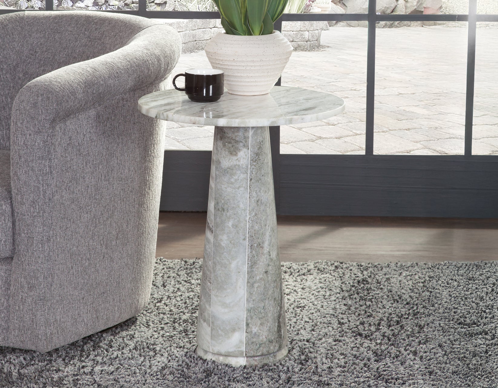 Steve Silver Joni 18″ Round Fantasy Brown Marble Accent End Table
