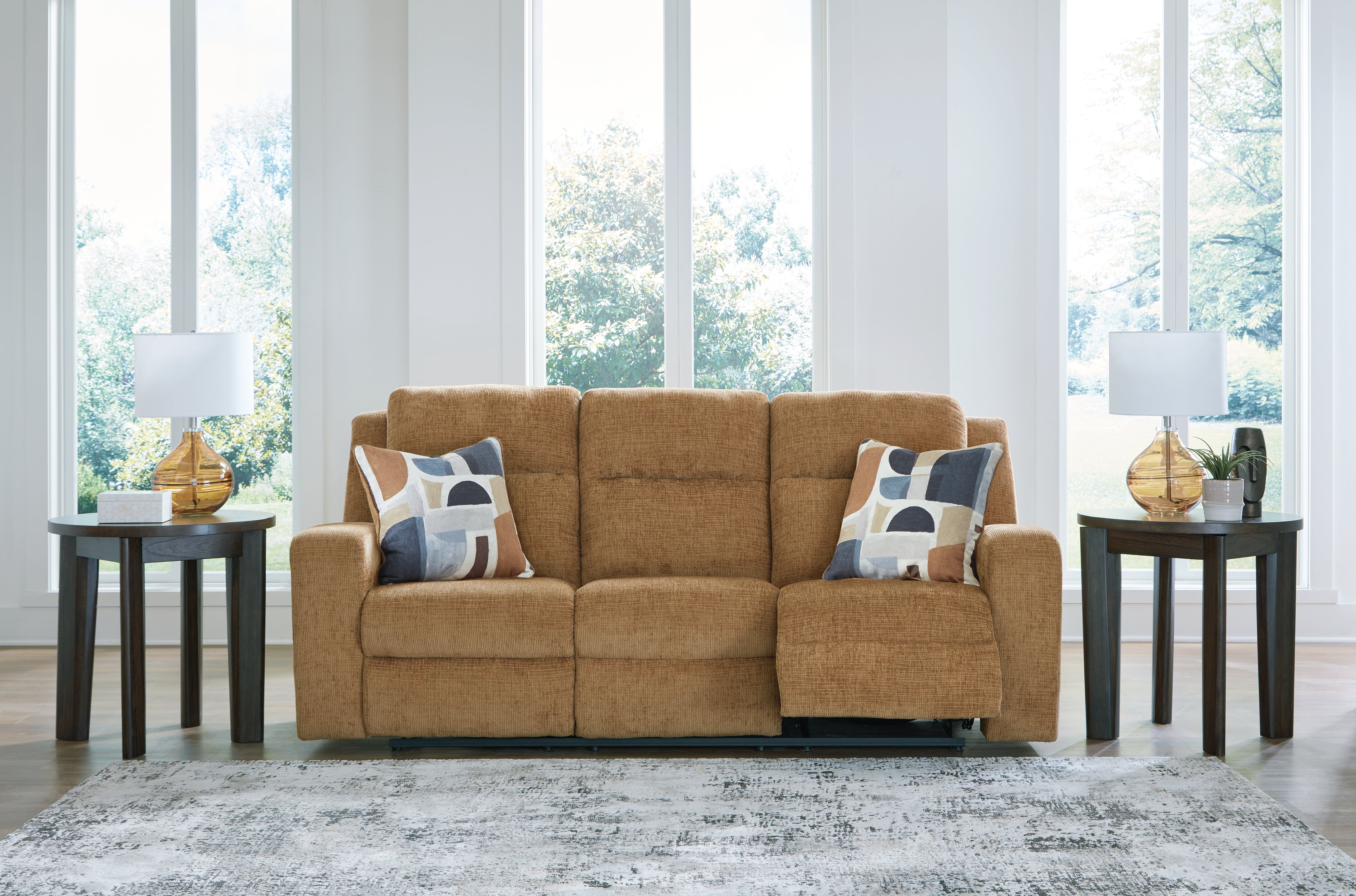 Kanlow Honey Reclining Sofa – Luna Furniture