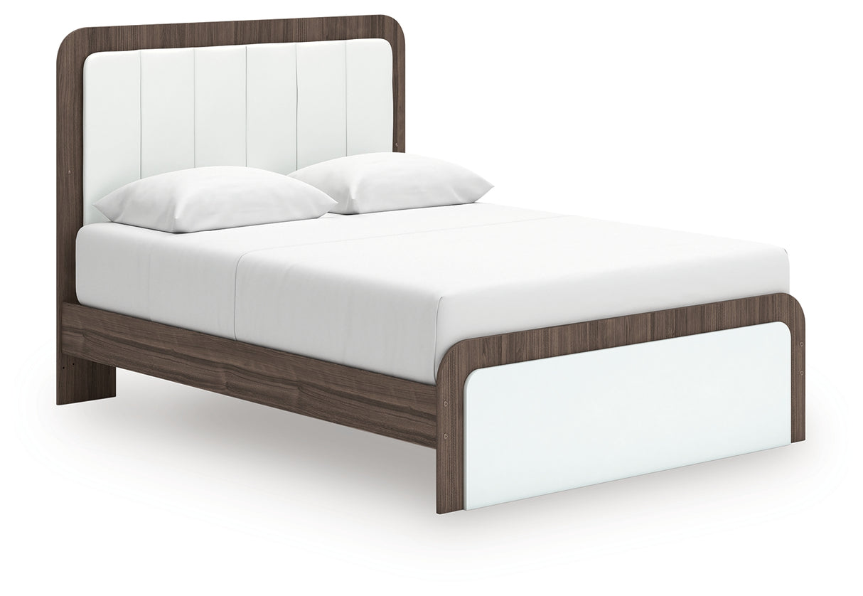 Ashley Furniture Kendanport White/Brown Queen Upholstered Bed, Dresser, Mirror and Nightstand