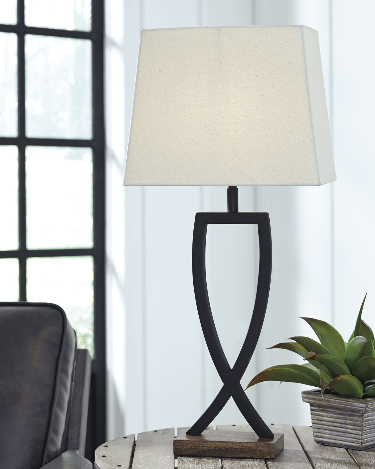 Makara Black/Brown Table Lamp from Ashley - Luna Furniture