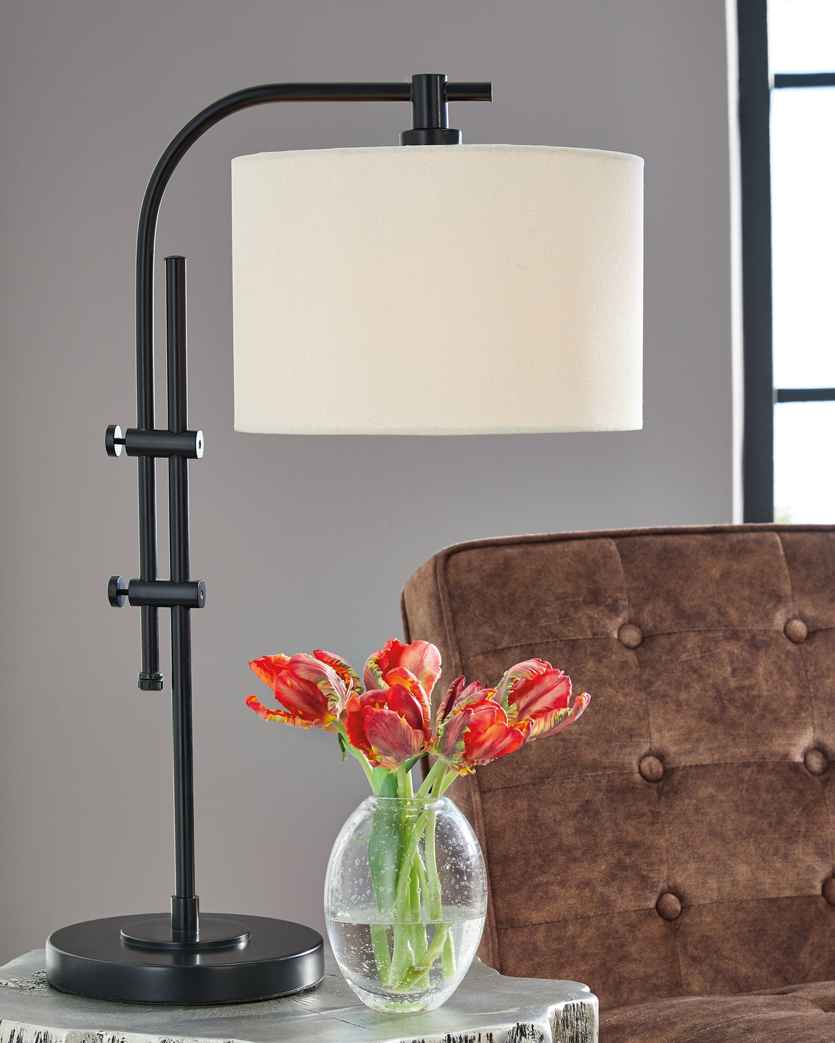 Baronvale Black Accent Lamp from Ashley - Luna Furniture