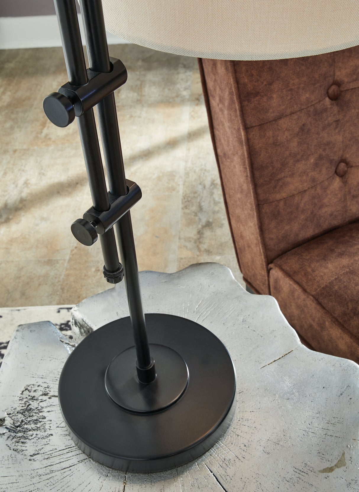 Baronvale Black Accent Lamp from Ashley - Luna Furniture