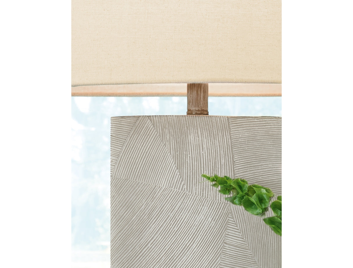 Bradard 2-Piece Table Lamp Set in Brown from Ashley - Luna Furniture