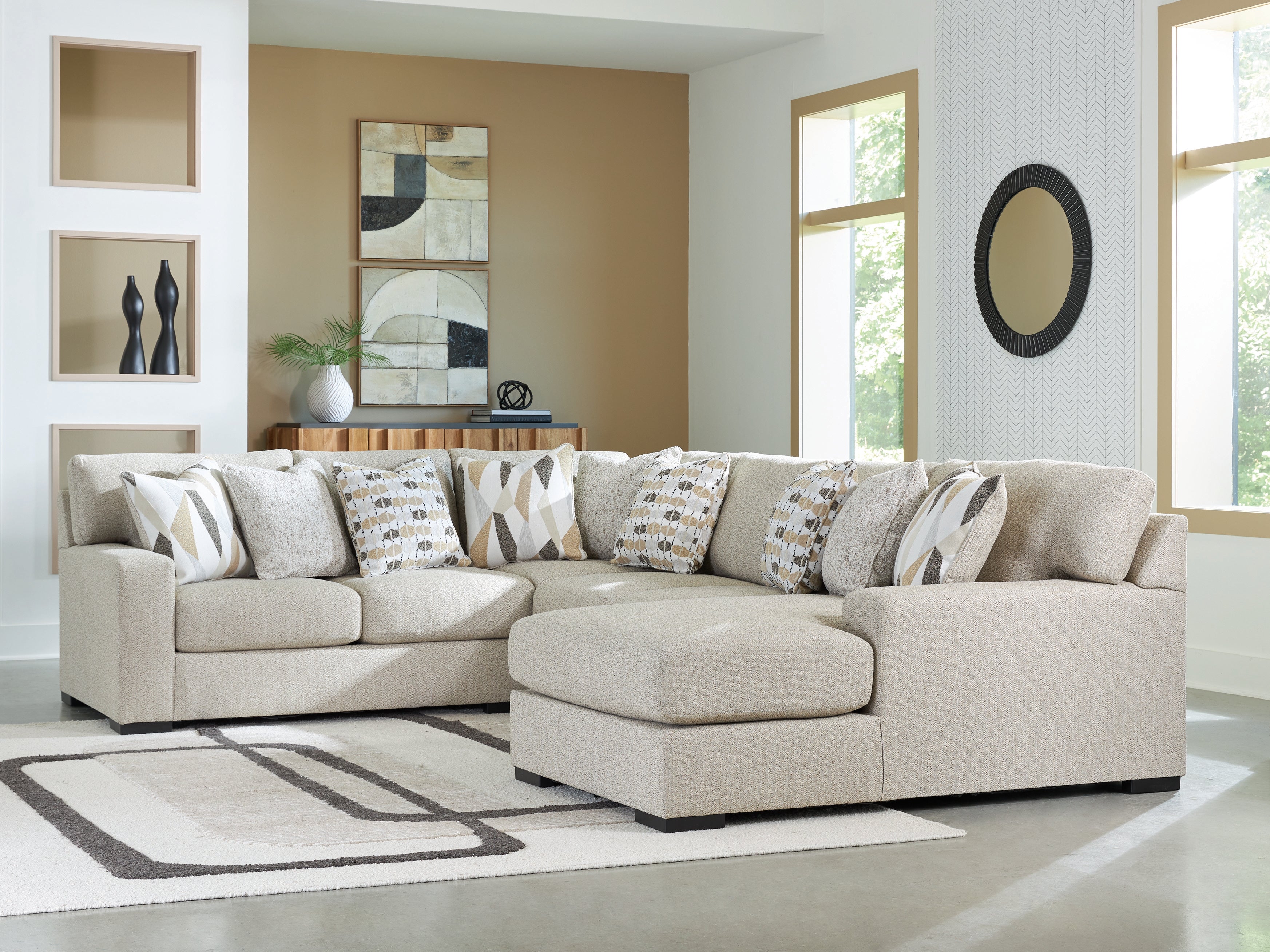 チャーリー　　セミダブルベージュ Ashley Laurelgrove Pebble 4-Piece RAF Chaise Sectional – Luna