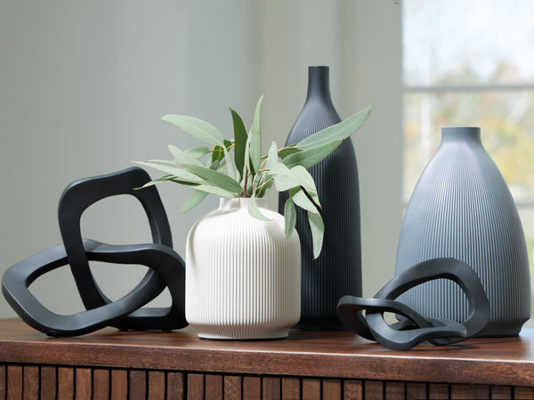 Leithick Black/Tan/Gray Accessory Set (Set of 5)