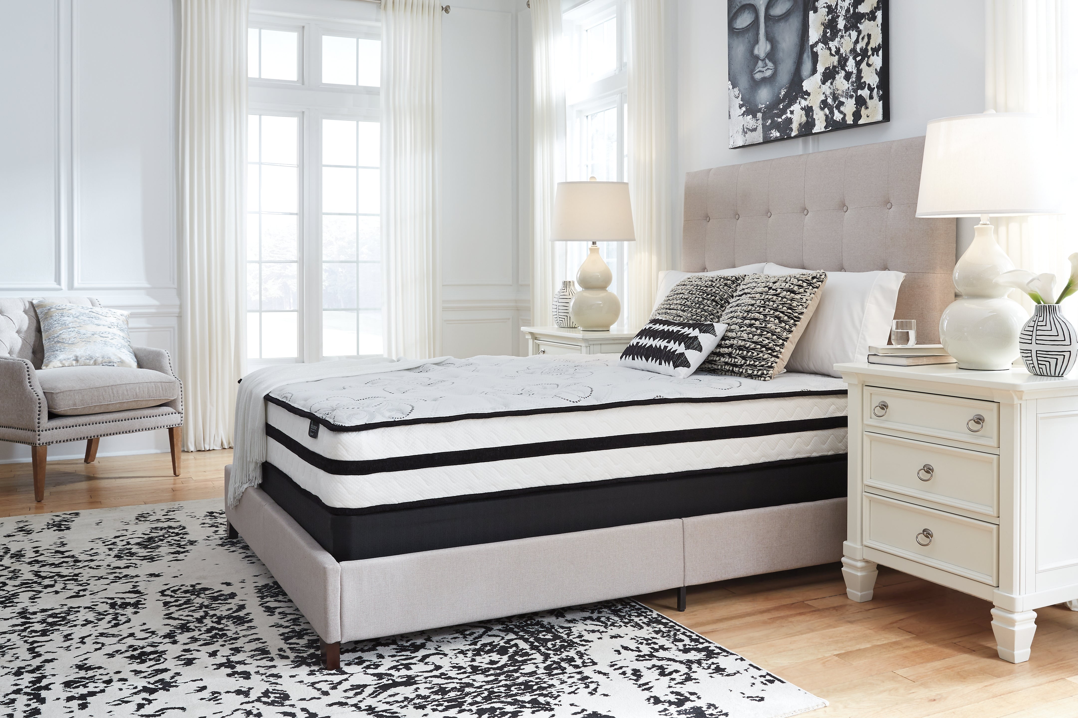 Chime 10 Inch Hybrid White Queen Mattress in a Box – Luna Furniture