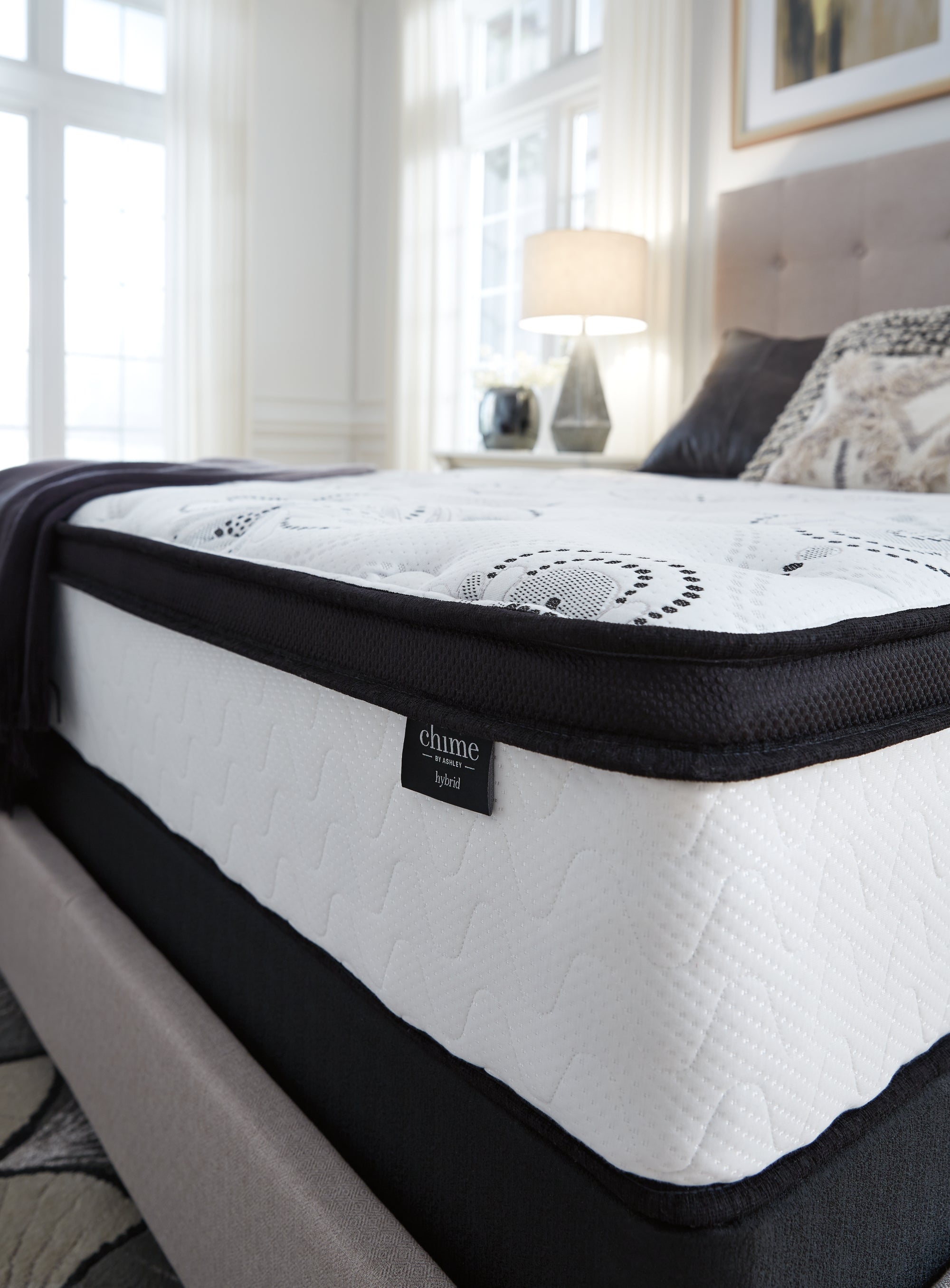 Ashley Chime 12 Inch Hybrid White Queen Mattress in a Box – Luna