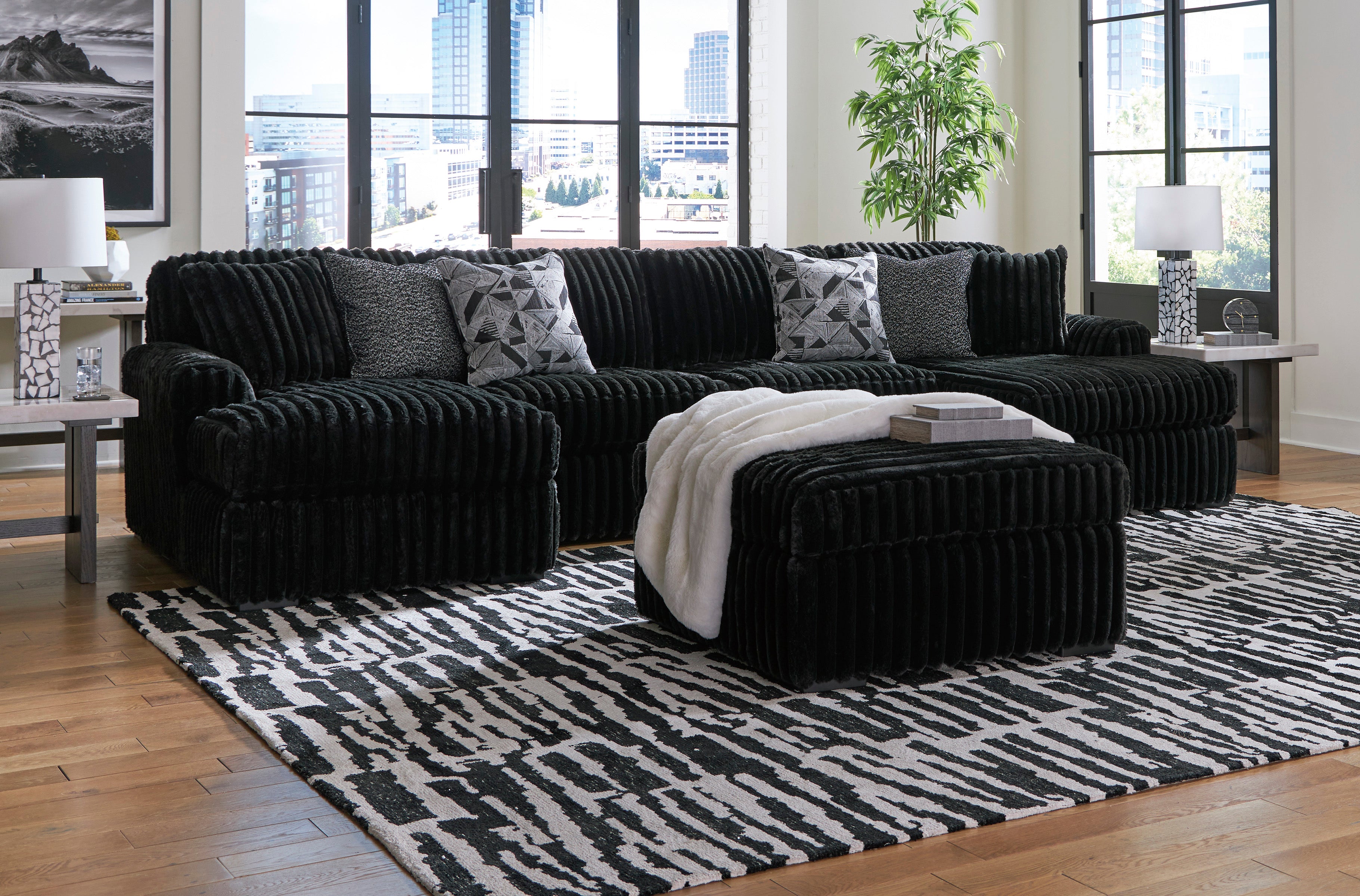Midnight-Madness 3-Piece Sectional with Ottoman in Onyx – Luna