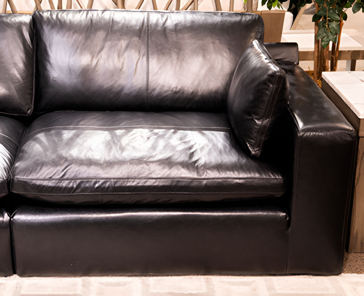 Emilia Black Right-Arm Facing Corner Chair from Ashley - Luna Furniture