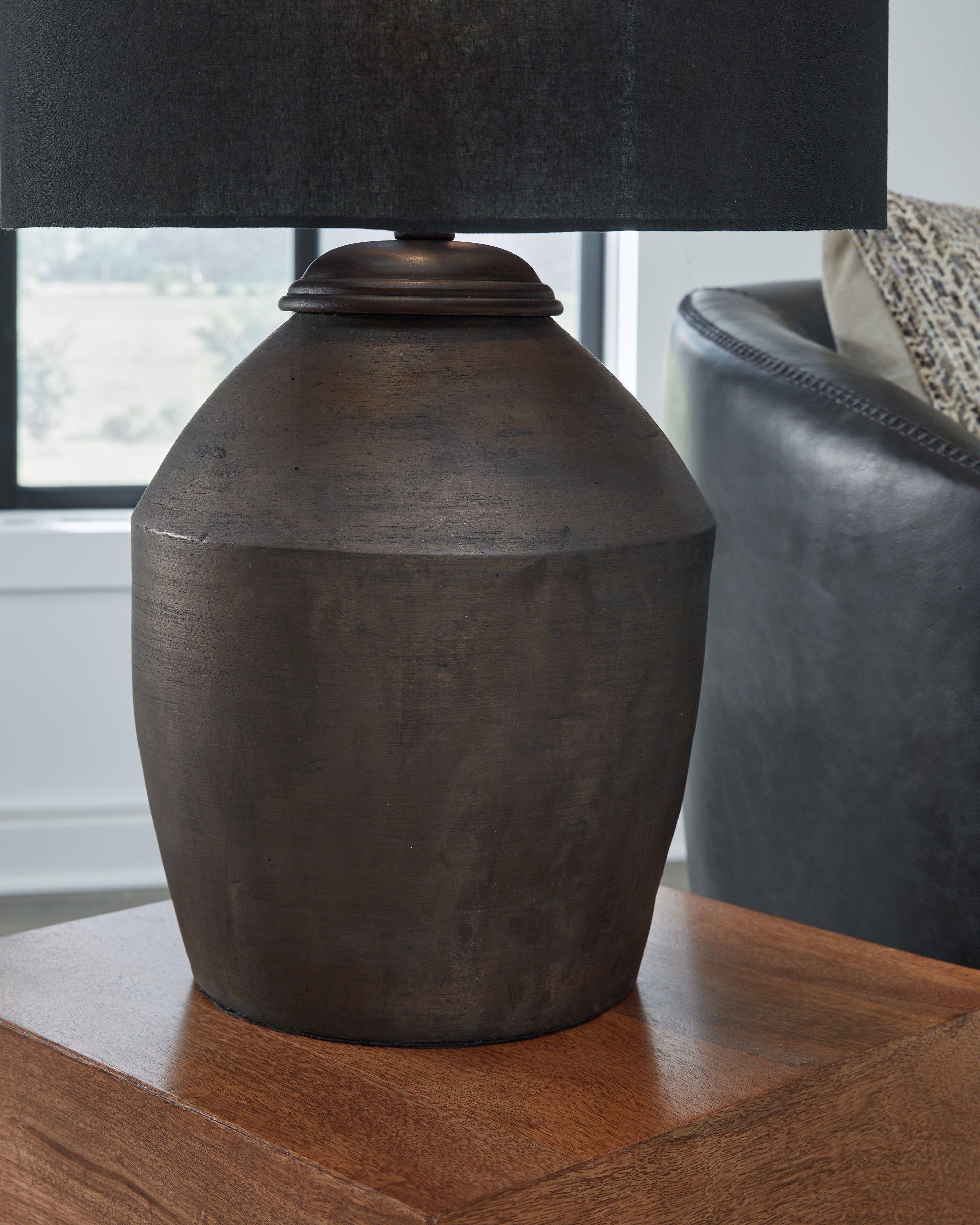 Naareman Metallic Black Table Lamp - Luna Furniture