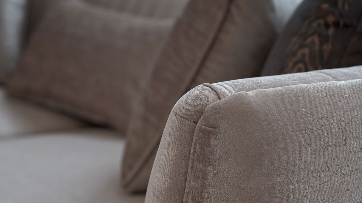 Plaza Lara Cream Accent Chair from Bellona - Luna Furniture