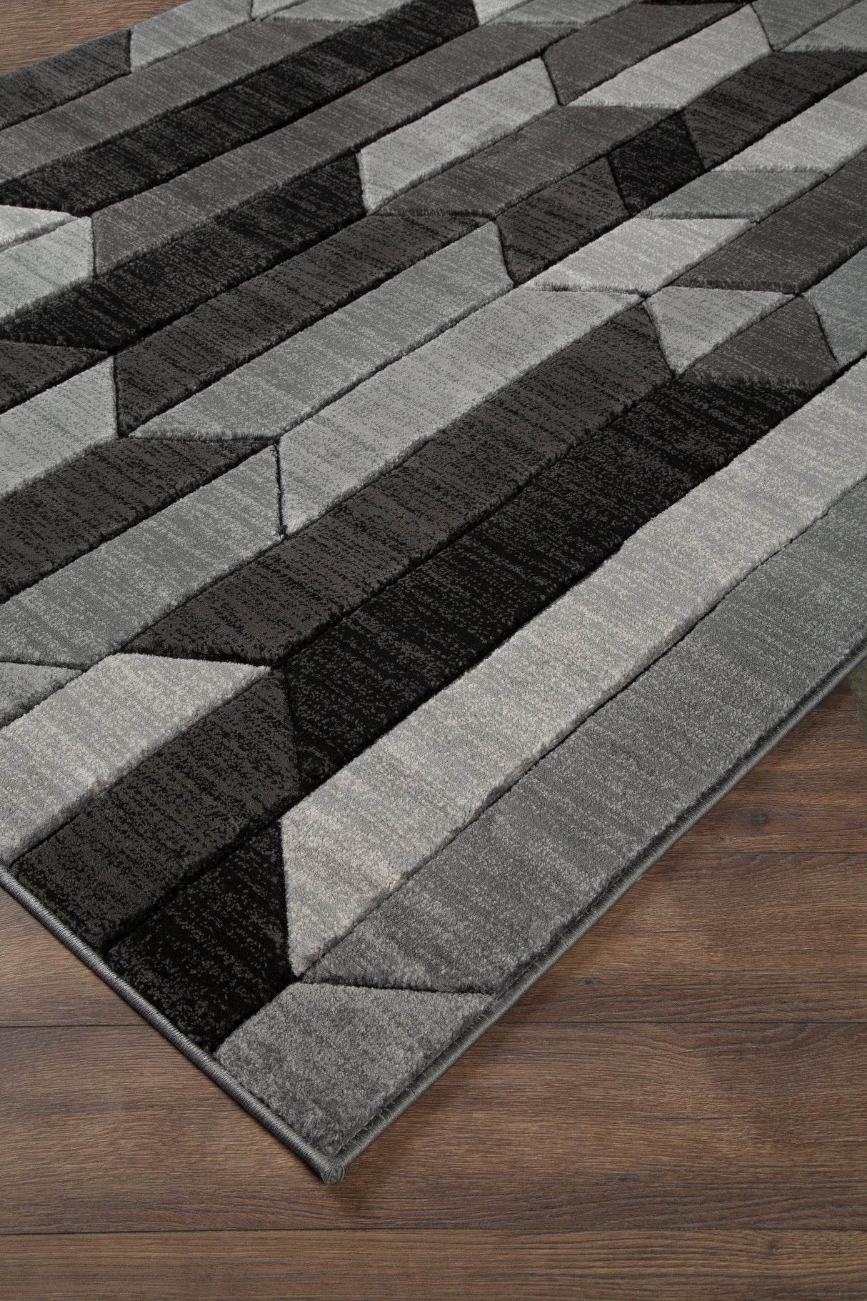 Chayse Black/Gray 5' x 6'7" Rug from Ashley - Luna Furniture