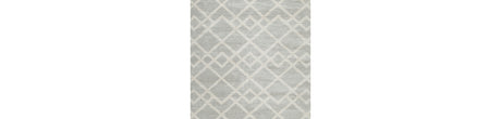 Unawick Gray/Ivory Large Rug from Ashley - Luna Furniture
