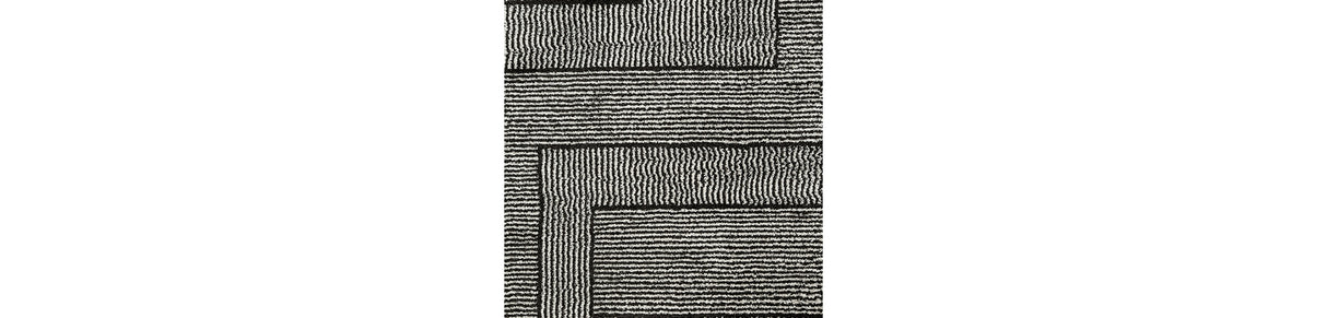 Kurtmen Black/Ivory Medium Rug from Ashley Furniture - Luna Furniture