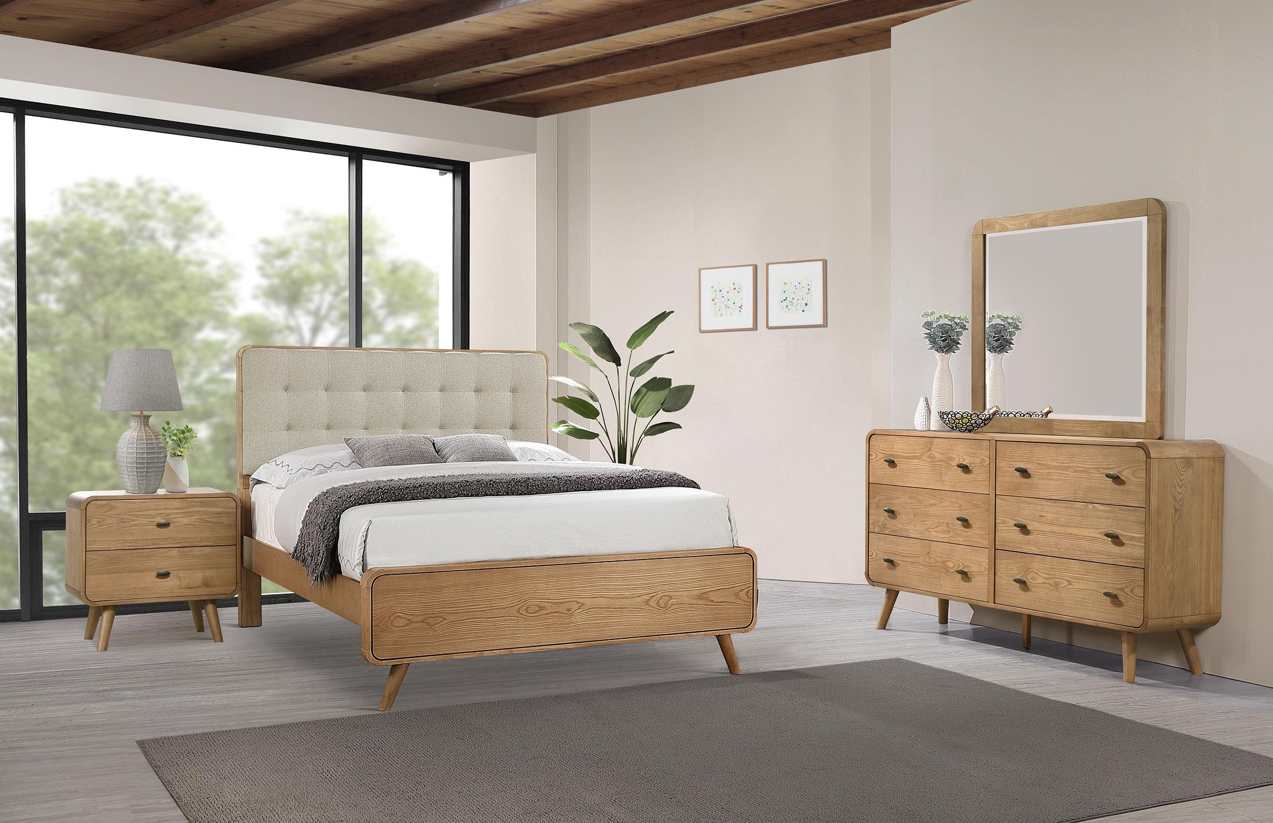Robyn Light Ash 4-Piece Queen Bedroom Set – Luna Furniture