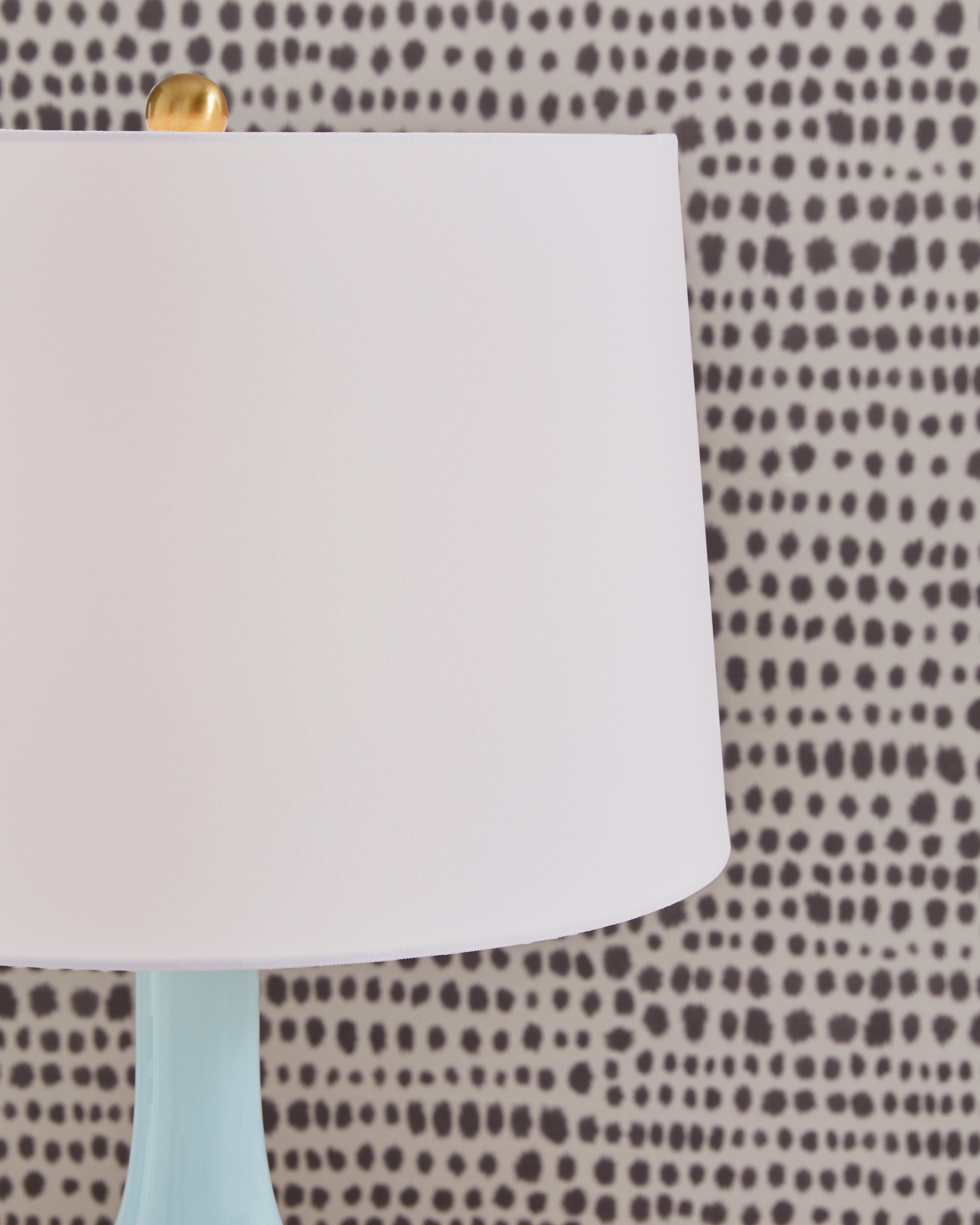 Rylanton Aqua Table Lamp – Luna Furniture