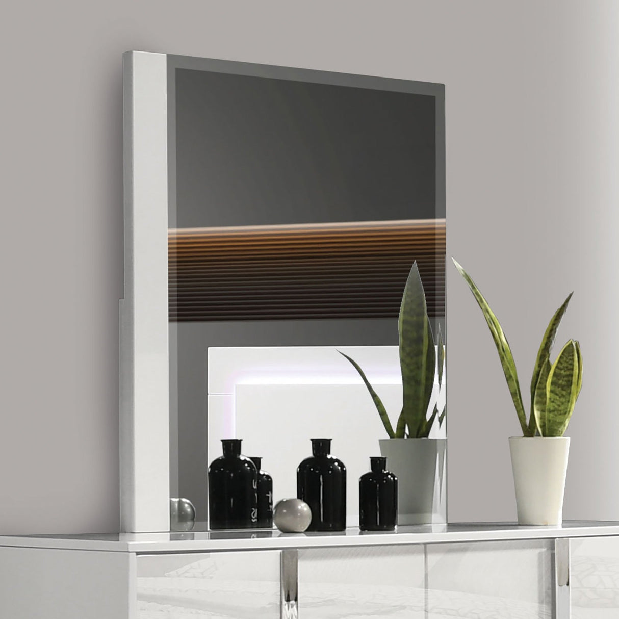Sinistra White Mirror (Mirror Only) from Furniture of America - Luna Furniture