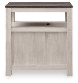 Fendenmore Two-tone Chairside End Table from Ashley - Luna Furniture