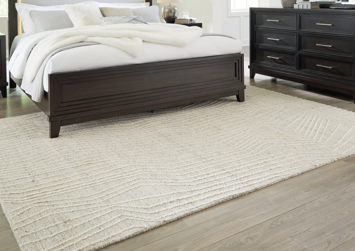 Varahill Gray/Ivory Large Rug from Ashley - Luna Furniture