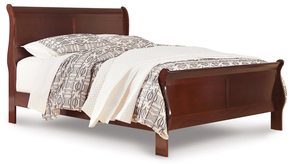 Alisdair Queen Sleigh Bed with 2 Nightstands in Reddish Brown from Ashley - Luna Furniture