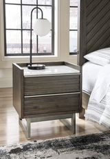 Arkenton King Panel Bed with Mirrored Dresser, Chest and 2 Nightstands in Grayish Brown from Ashley - Luna Furniture