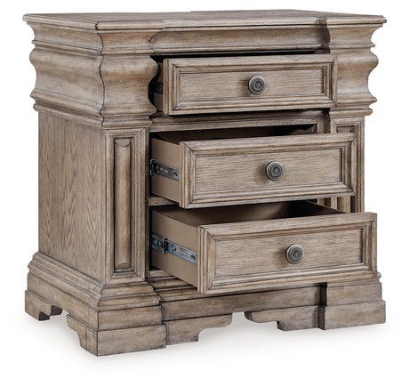Blairhurst Light Grayish Brown Queen Panel Bed with 2 Nightstands from Ashley - Luna Furniture