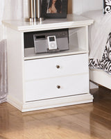 Bostwick Shoals Full Panel Bed with Mirrored Dresser, Chest and 2 Nightstands in White from Ashley - Luna Furniture