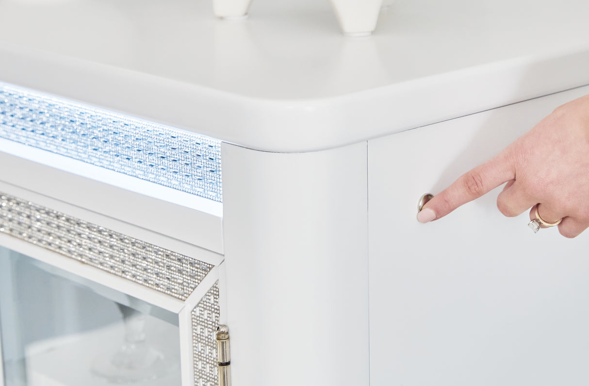 Chalanna White Dining Server from Ashley - Luna Furniture