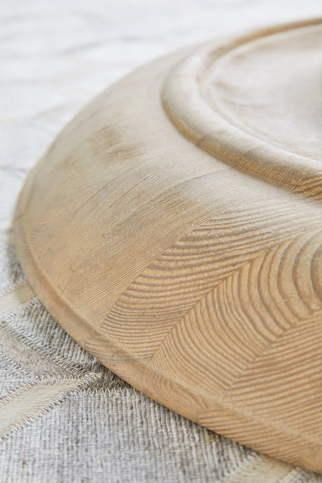 Chelsea 42" Round Dining Table in Smoke Gray Pine from Essentials For Living - Luna Furniture