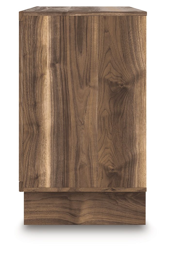 Chirason Brown Dresser from Ashley - Luna Furniture