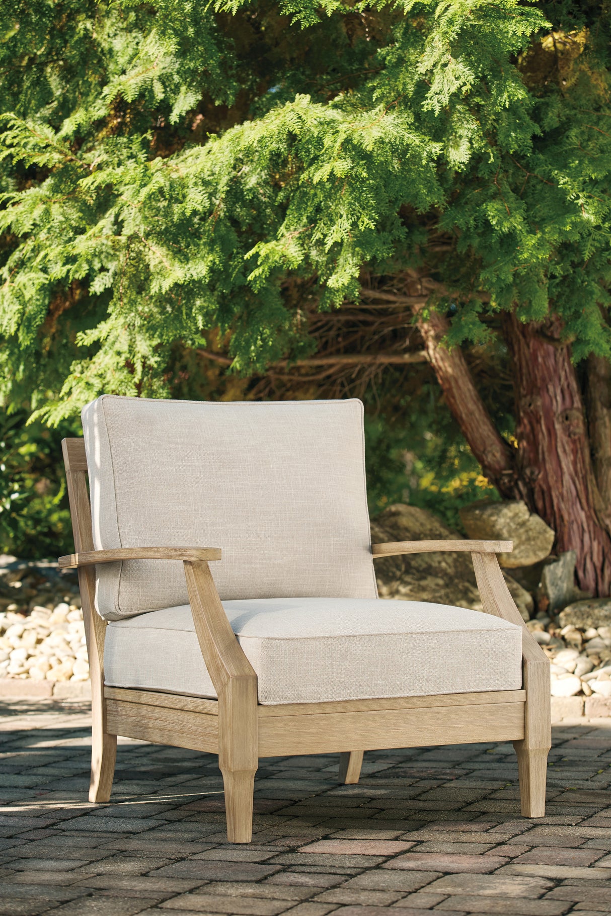 Clare View 2 Outdoor Lounge Chairs with 2 End Tables in Beige from Ashley - Luna Furniture