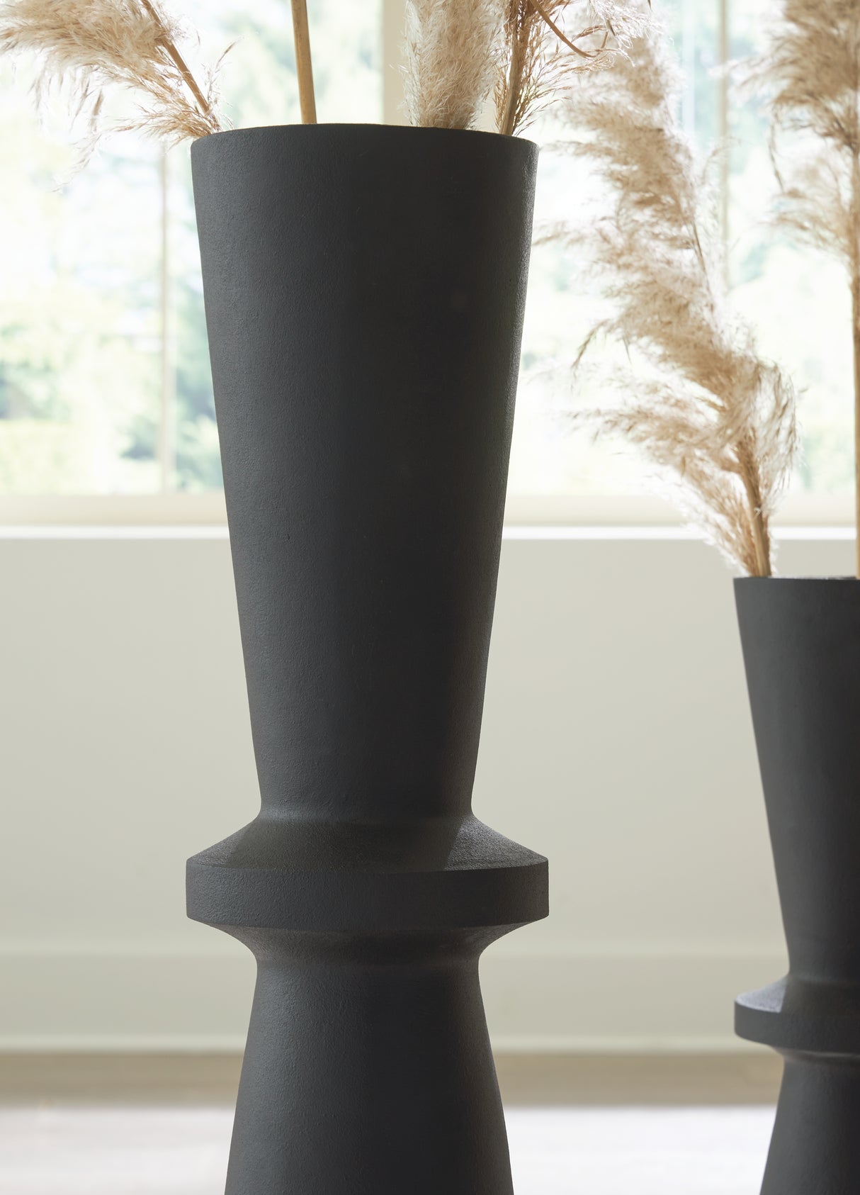 Collisten Black Vase from Ashley - Luna Furniture