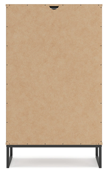 Deanlow Full Panel Headboard with Dresser and Chest in Honey from Ashley - Luna Furniture