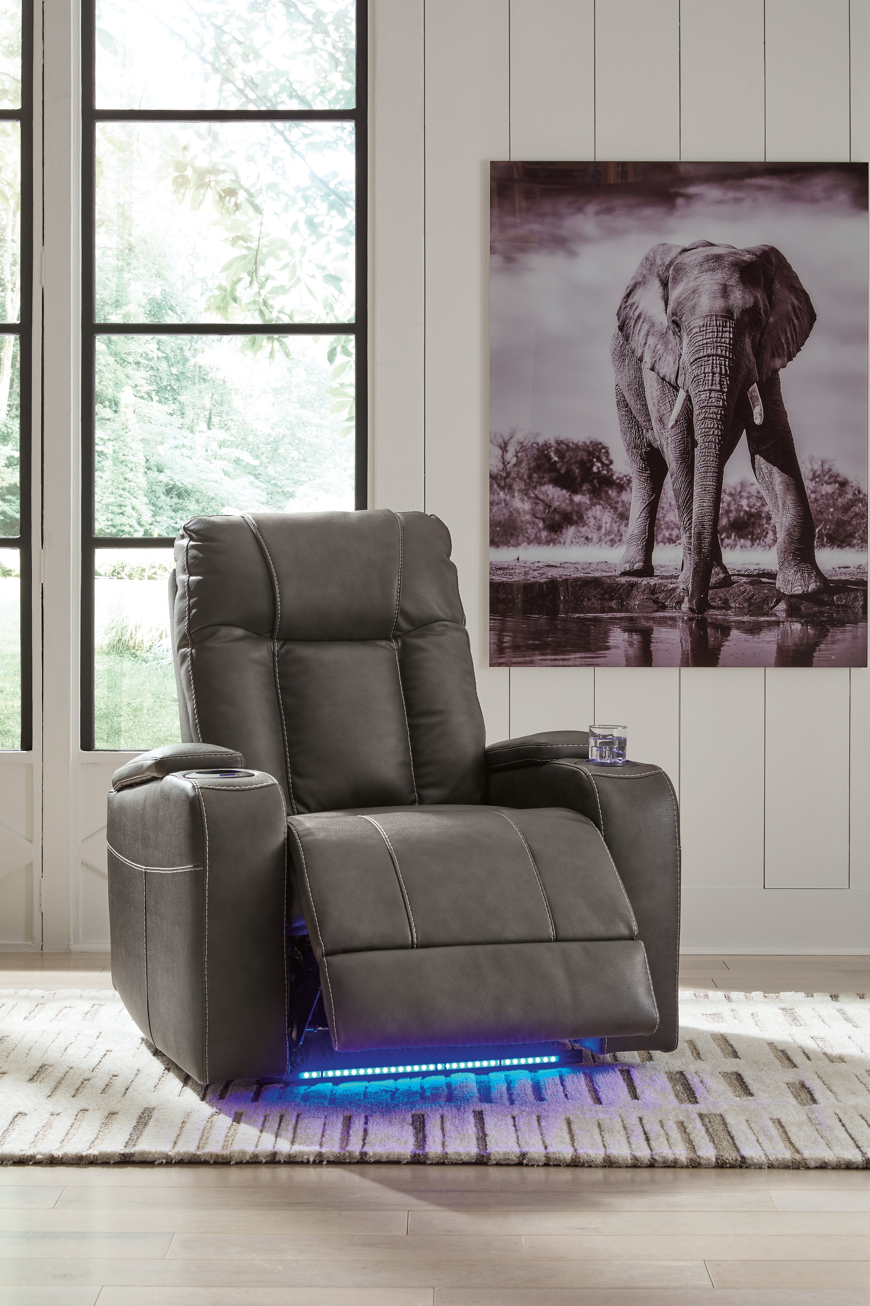 Feazada Shadow Power Recliner - Luna Furniture