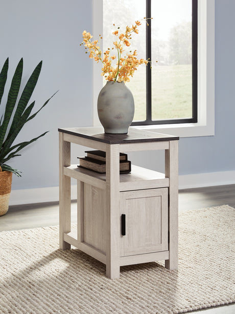 Fendenmore Two-tone Chairside End Table from Ashley - Luna Furniture