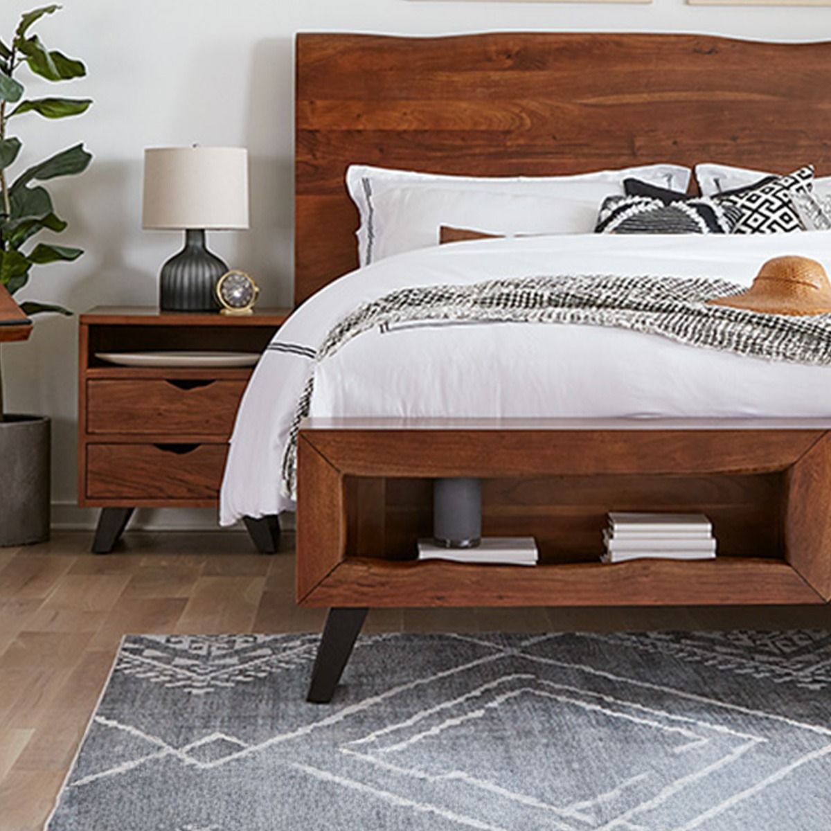 London Loft 23" Nightstand in Walnut from Home Trends & Design - Luna Furniture