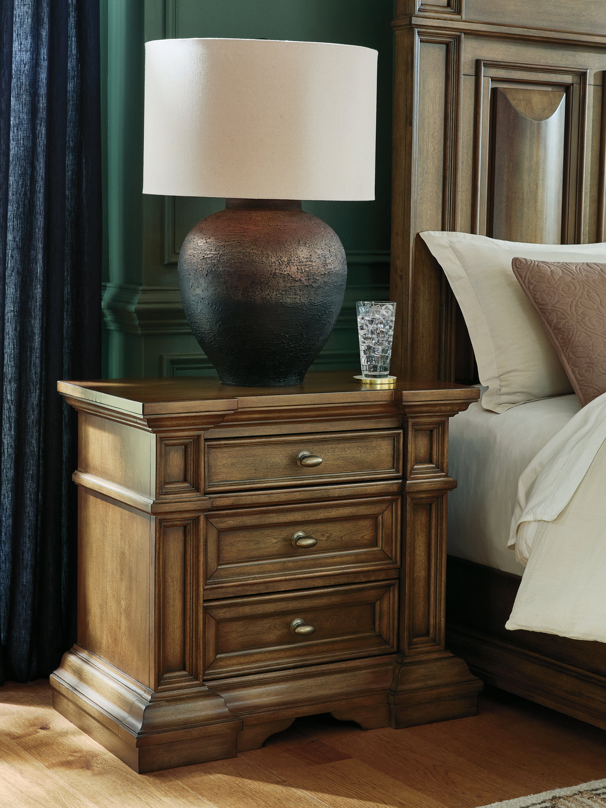 Frantanna Brown Nightstand from Ashley - Luna Furniture