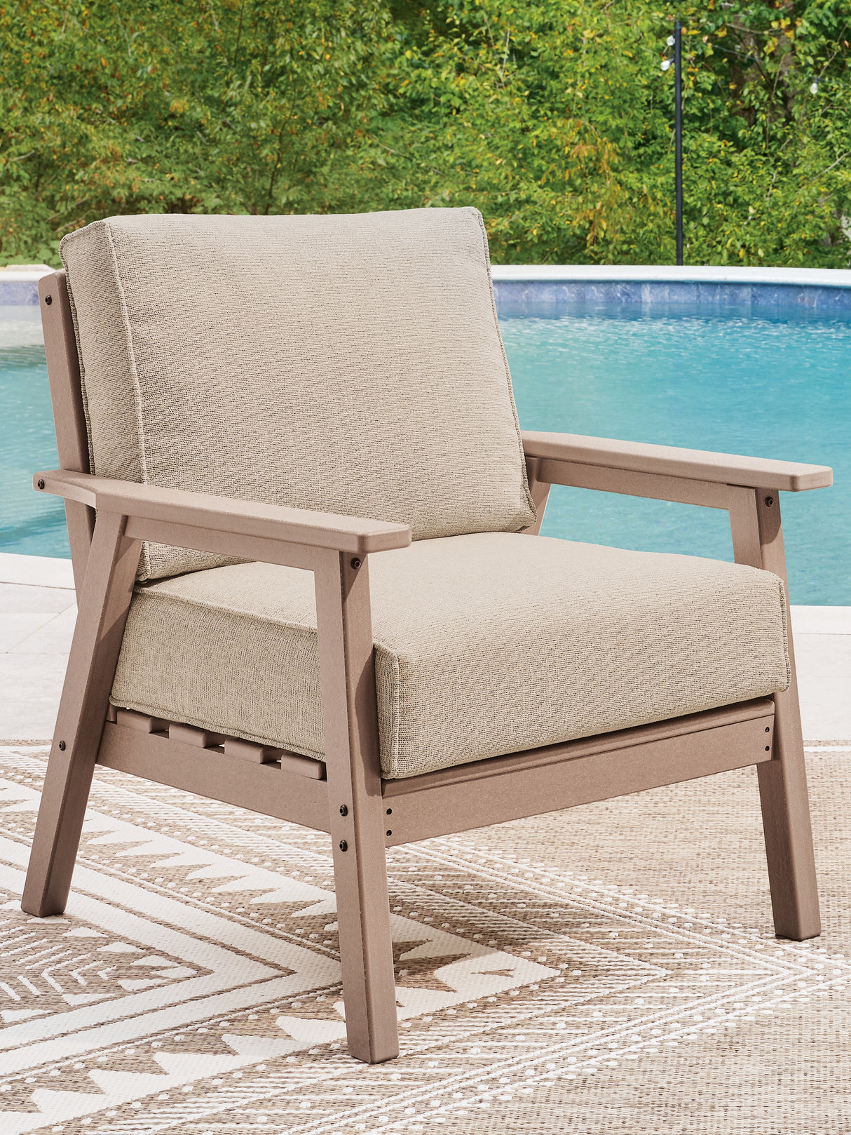 Grover Beach 2 Outdoor Chairs and End Table in Driftwood from Ashley Furniture - Luna Furniture