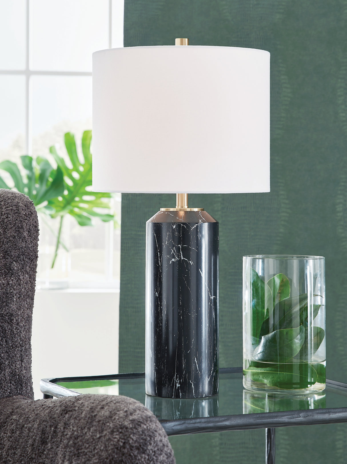 Hanzila Black/Gold Finish Table Lamp from Ashley - Luna Furniture
