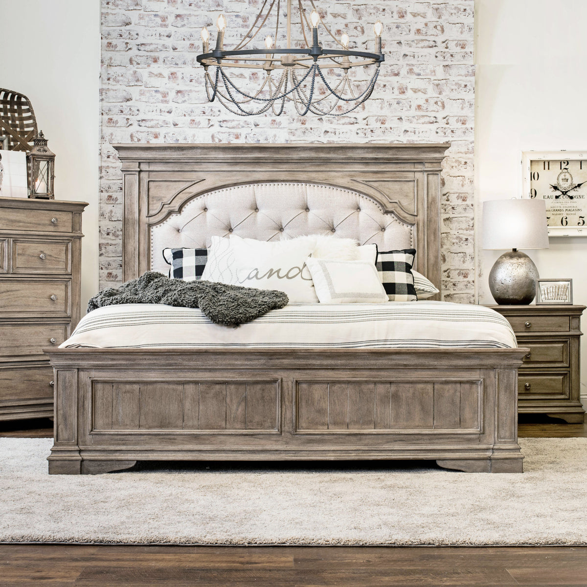 Highland Park Waxed Driftwood King Bed from Steve Silver - Luna Furniture