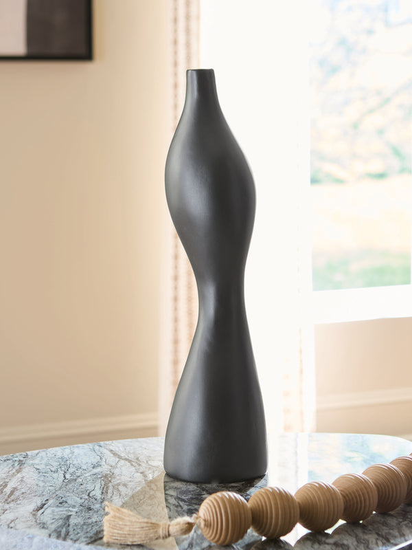 Judsen Black Vase