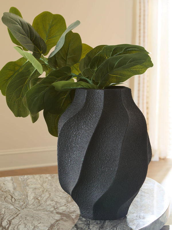 Judworth Black Vase