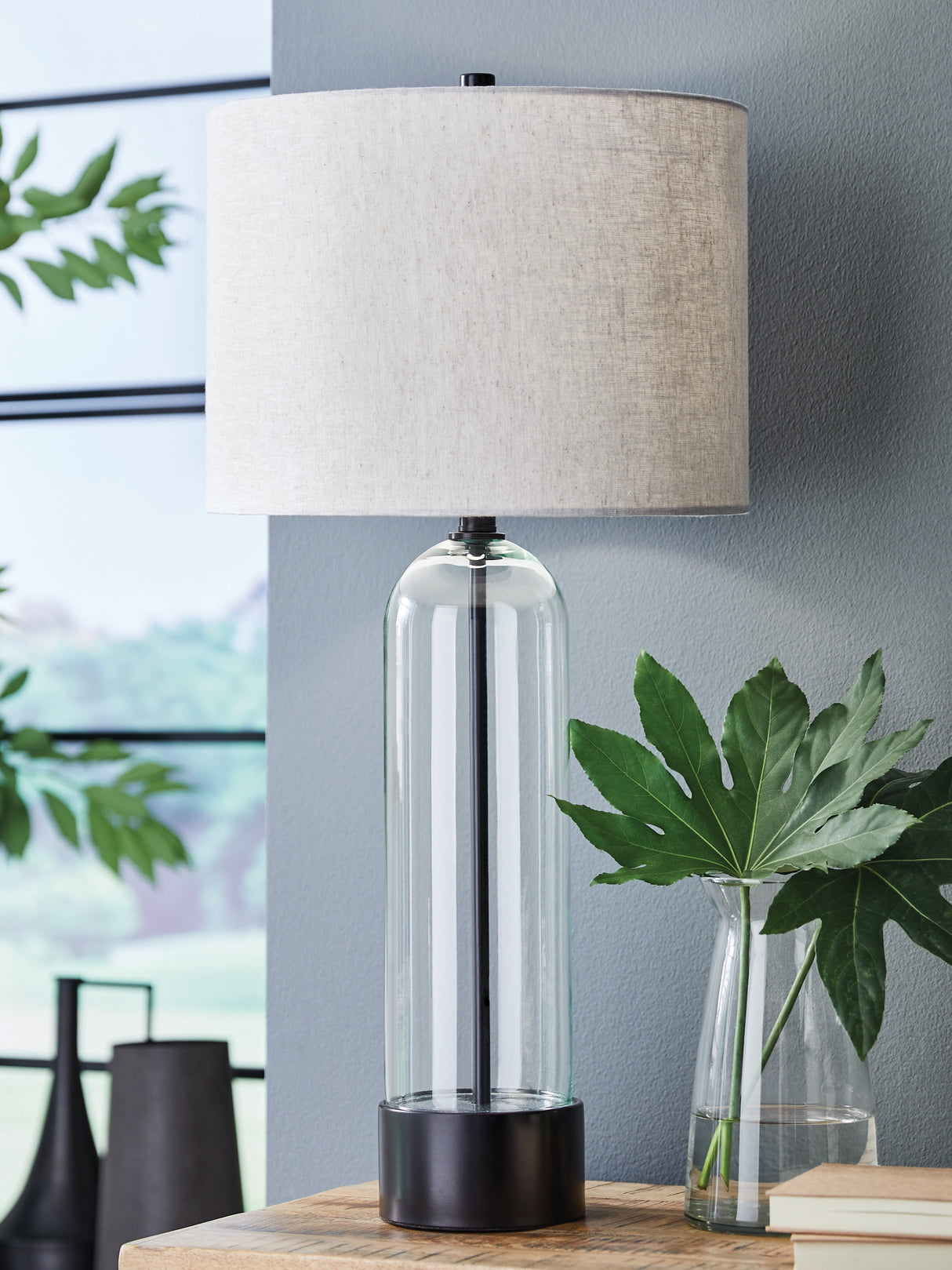 Kerrbrook Clear/Black Table Lamp from Ashley Furniture - Luna Furniture